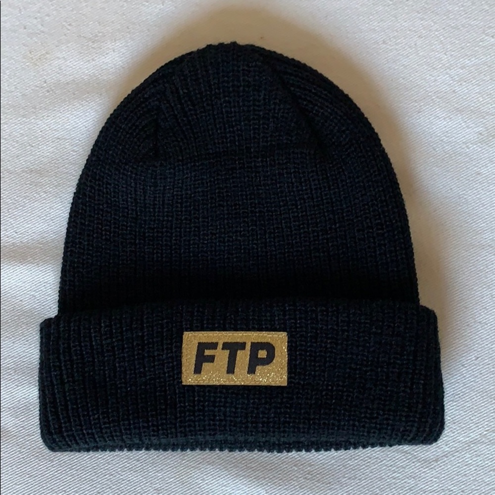 FTP 10 YEAR LOGO BEANIE (BLACK)